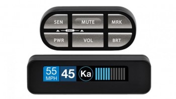 Escort MAX CI International je pokročilý detekční systém poskytující včasnou akustickou i vizuální výstrahu před silničním měřením určený pro skrytou montáž – pevné zabudování do vozidla